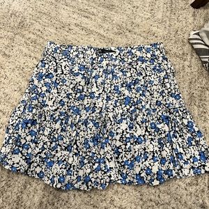 Zara flower skort. Size M. Only worn a few times. Summer 2021 collection